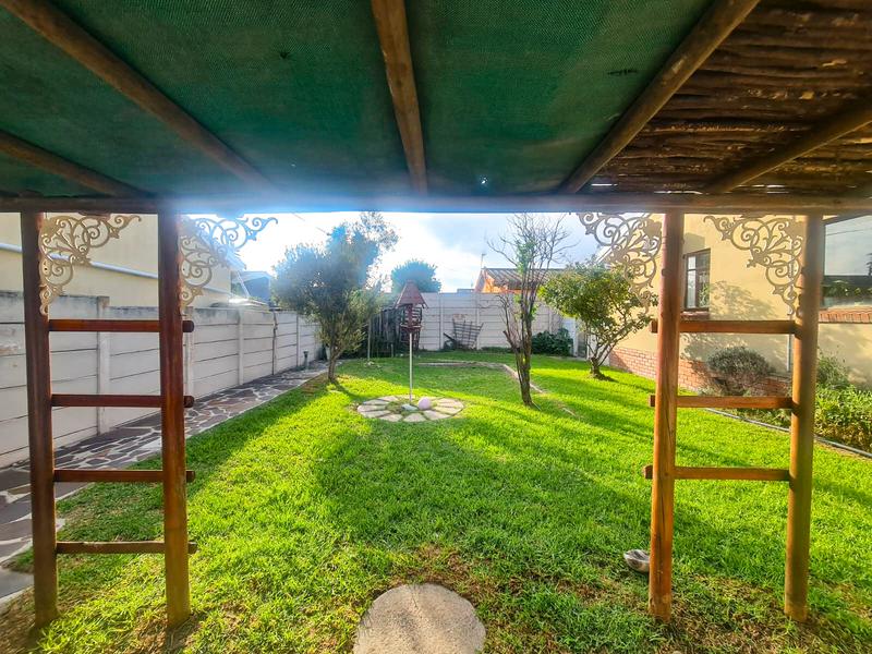 3 Bedroom Property for Sale in Goodwood Central Western Cape